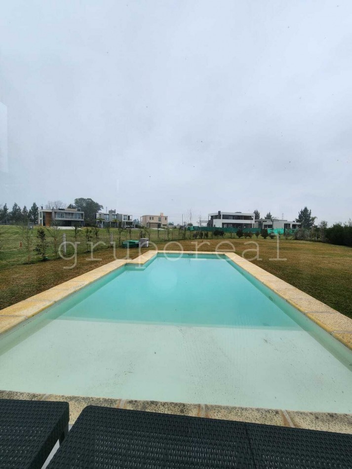 TERRALAGOS - Casa en venta Barrio Plaza con lote a espacio verde