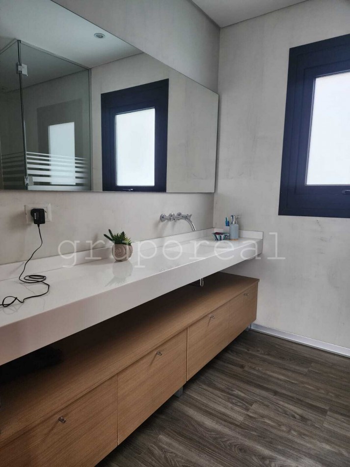 TERRALAGOS - Casa en venta Barrio Plaza con lote a espacio verde