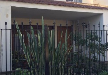 EXCELENTE PROPIEDAD - PERMUTA CASA / LOTE BARRIO CERRADO en CANNING