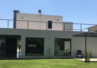 VALDEVEZ - Casa Minmalista con gran fondo